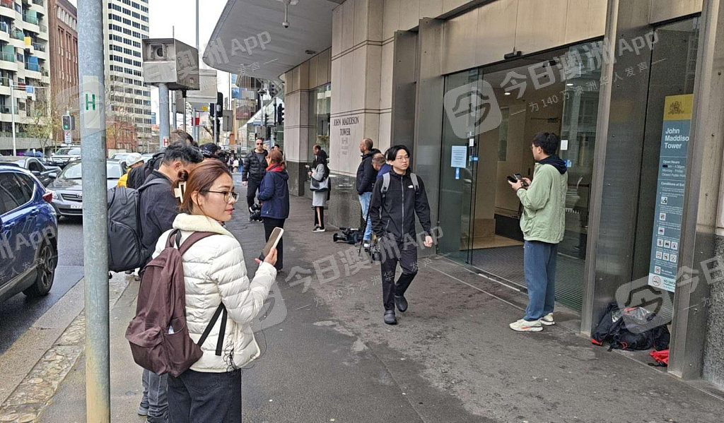 “天龙人”杨兰兰案：本人仅视频露面，保释条件不变，家世背景引猜测（视频/组图） - 7