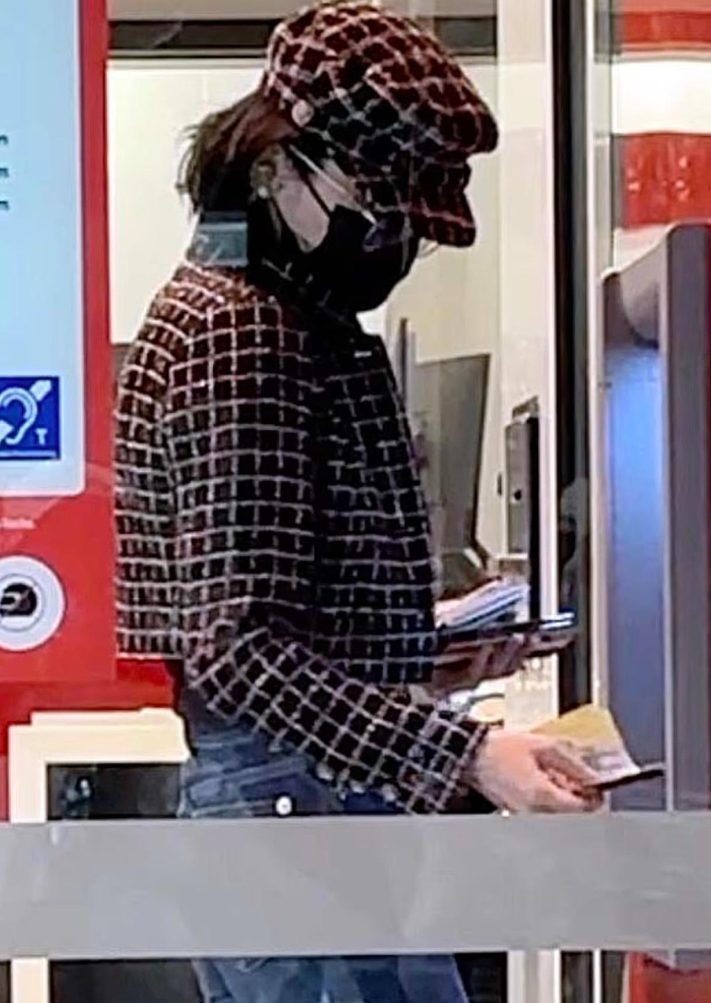 杨兰兰身份引发澳媒猜测!巨额财富惹关注,中澳网友集体发问:她是谁(视频/组图) - 3