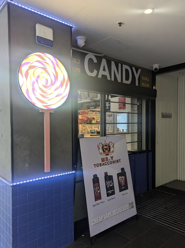“我孩子以为是糖果店”：Labubu玩具成烟草营销工具，家长集体震怒（组图） - 3