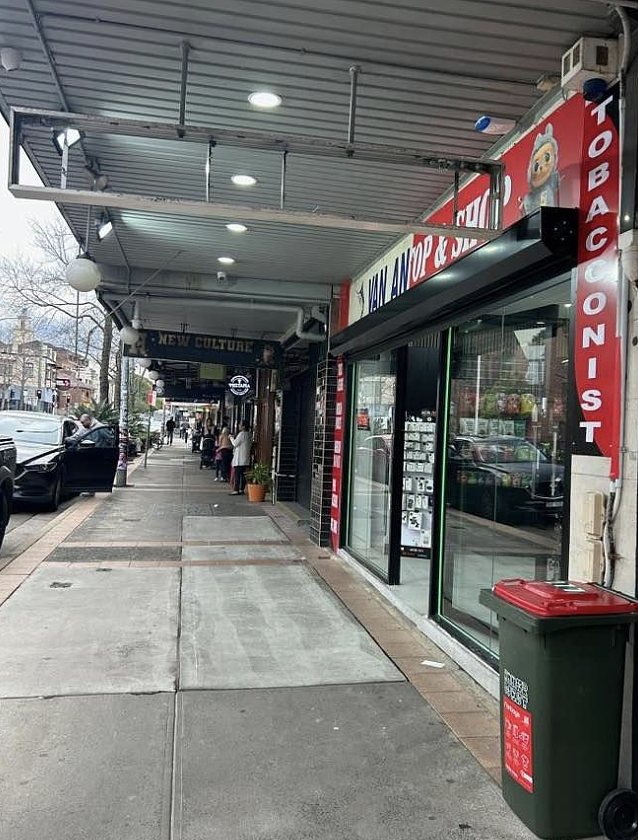 “我孩子以为是糖果店”：Labubu玩具成烟草营销工具，家长集体震怒（组图） - 4