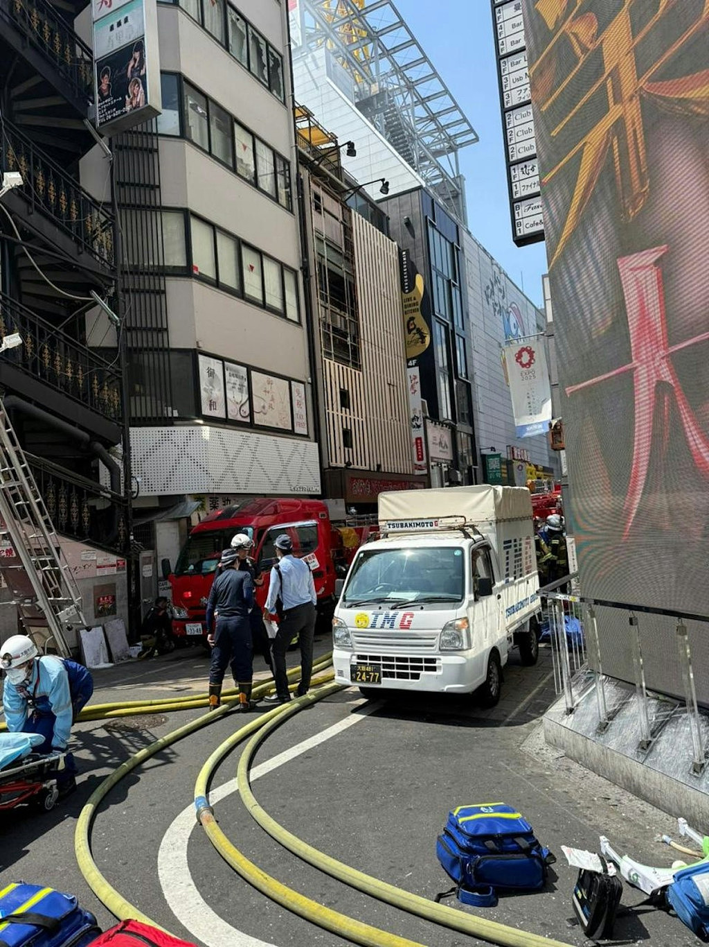 大阪道顿堀Donki旁建筑物发生火警！2人吸入浓烟送院，1消防员受伤（视频/组图） - 6