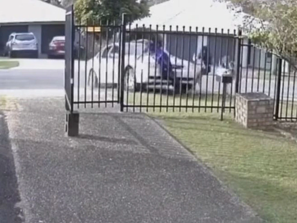 小车失控冲上澳洲人行道，3名女生被撞飞！母亲亲眼目睹整个过程（组图） - 3