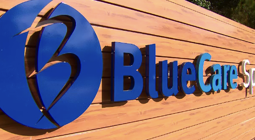 昆州养老护理陷危机！BlueCare拟裁减84个护士岗位，工会警告：老年护理质量将“急剧下降”（组图） - 2