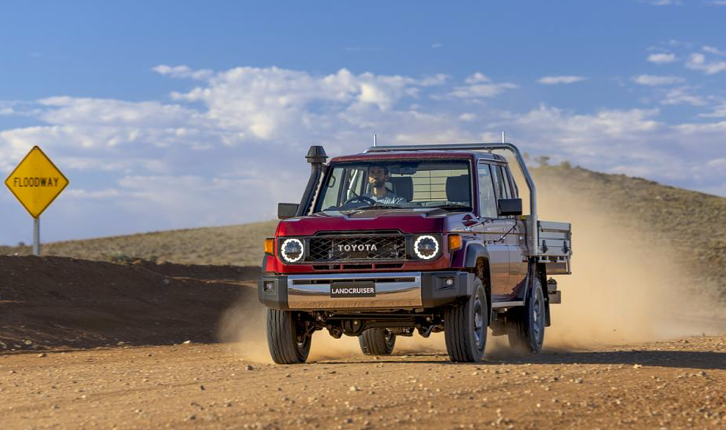 澳女“嘲笑”男友花$11万买“老古董”！网友：这可是LandCruiser（视频/组图） - 4
