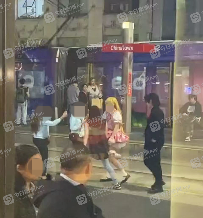 “清虫!滚出澳洲!”悉尼华人唐人街当众遇袭,遭少女围殴打伤!批警方冷漠,“小孩子的事不管”(视频/组图) - 2