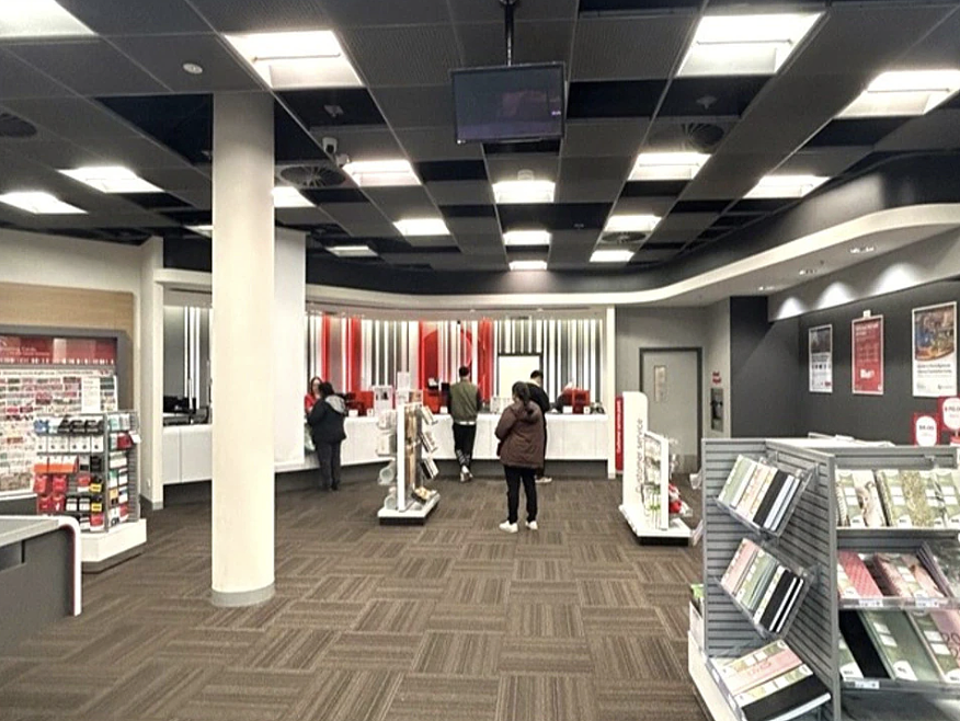 澳洲邮政门店焕新颜!全国多地邮局精简布局移除杂货,顾客盛赞“回归邮政本质”(组图) - 2