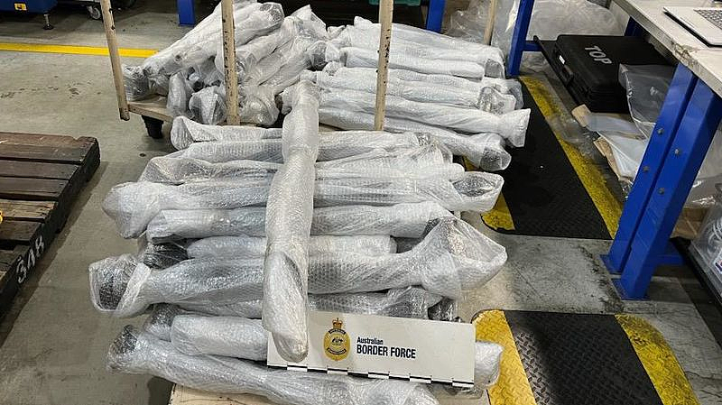 太猖狂!45公斤毒品藏身66根传动轴,悉尼四人落网(组图) - 2