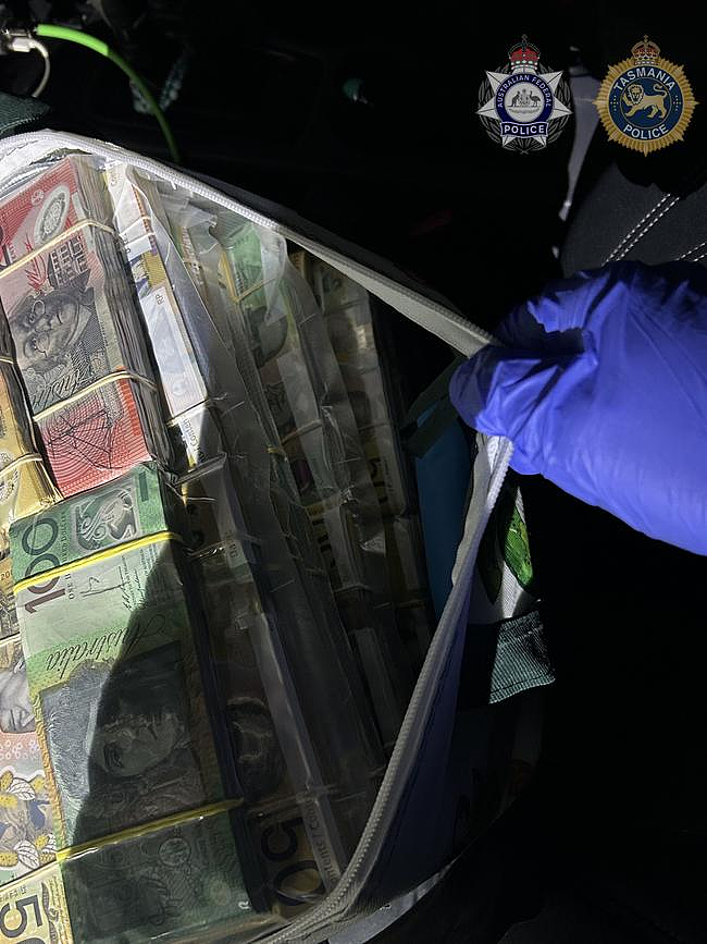 拦车一查全是钱！澳警方搜出6大包现金，总值$58万，司机当场被捕（组图） - 3