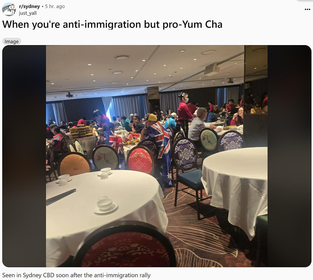 全澳各地爆发反移民游行，数万人涌上街头！抗议者要求艾博年下台，与亲巴示威者互殴（视频/组图） - 1
