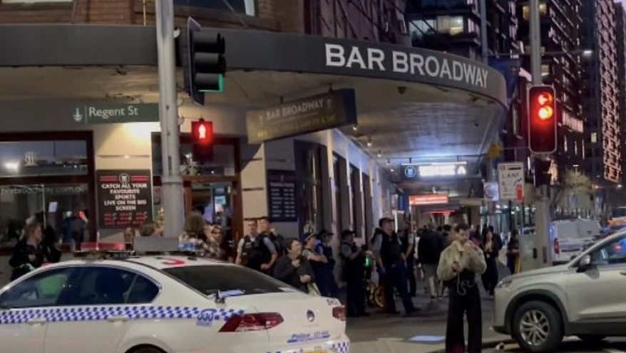 悉尼酒吧爆发斗殴事件，两男子涉嫌袭警遭起诉（组图） - 2