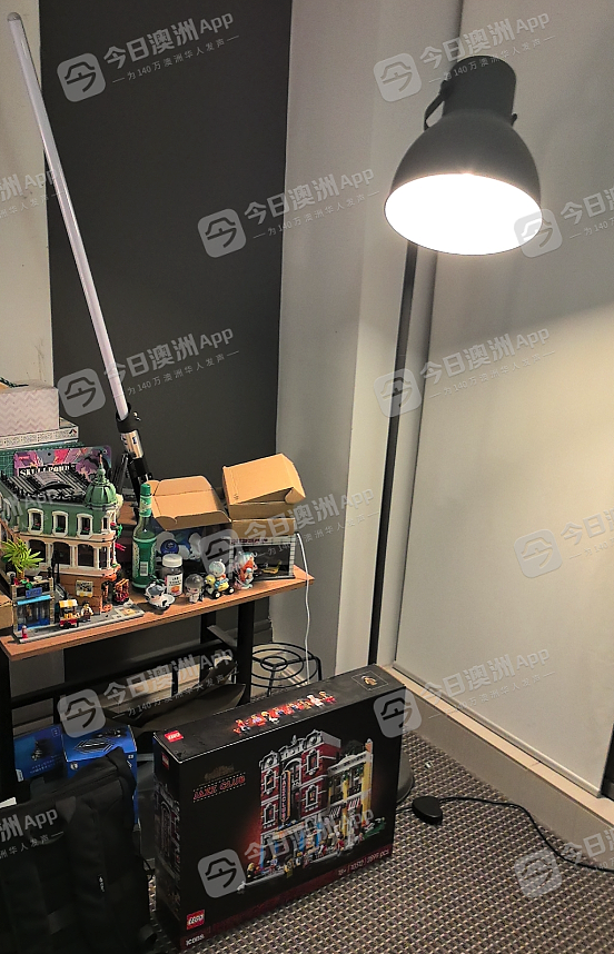 “都是我的命!”中国学生未及时返澳退租,数万藏品遭二房东贱卖!暴怒全网找人:“除非我死,否则一定找到他!”(组图) - 1