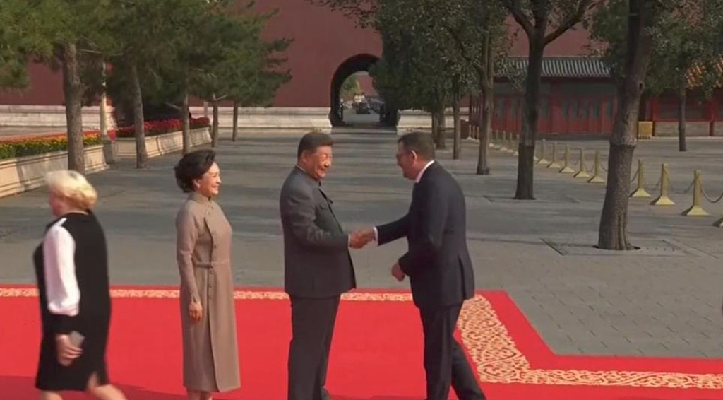 澳洲驻华大使婉拒阅兵邀请,反对党批两位前州长:没信念,虚荣(图) - 2