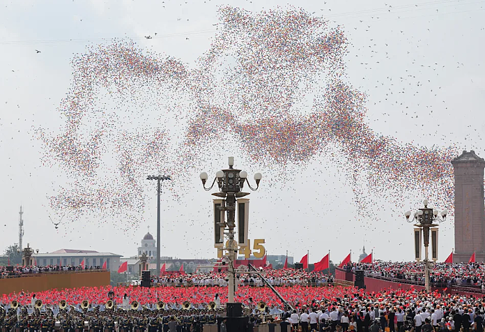 九三阅兵放飞8万气球引澳人热议！专家：危险且错误（组图） - 2