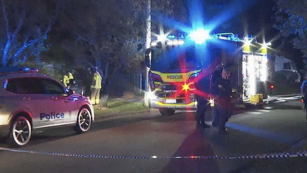 纵火兼拘禁！澳洲男子纵火焚宅并拘禁他人，四警员冒死冲入火海救人（组图） - 3