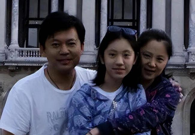 大胆拒绝巩俐!看到他妻子是谁,大家才终于明白 大胆拒绝巩俐!看到他妻子是谁,大家才终于明白(组图) - 7