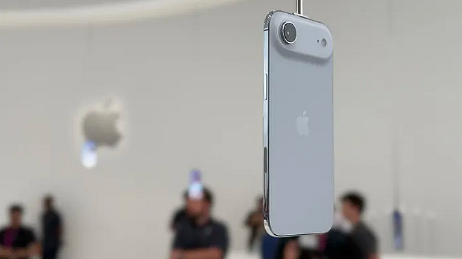苹果新品超详细解读！史上最薄iPhone亮相，AirPods秒变“同声传译”（视频/组图） - 1