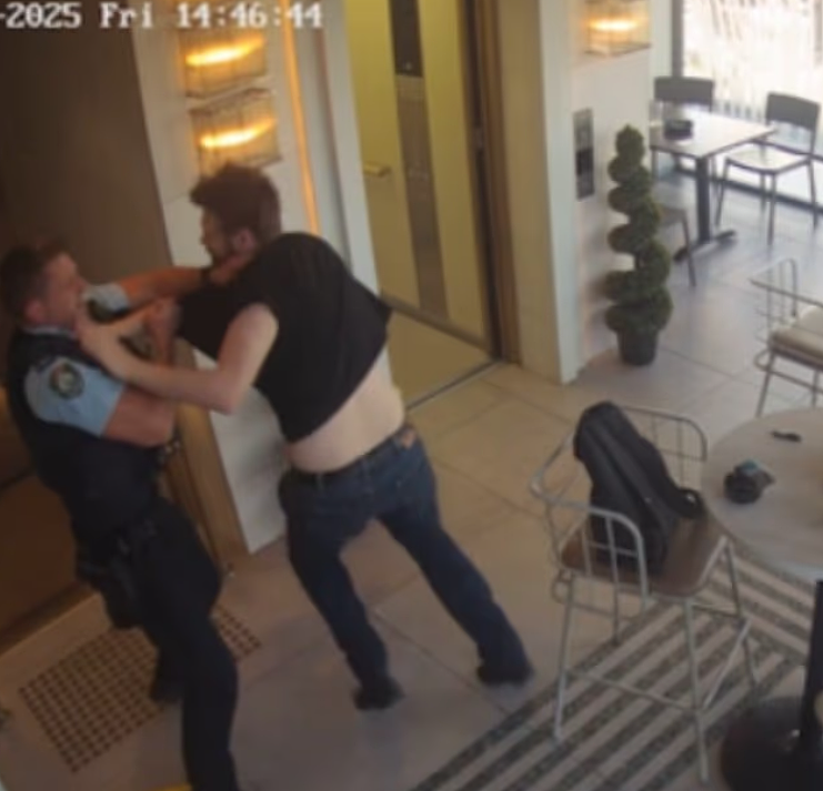 “我要杀了你!” Burwood发生暴力袭警事件,警员险被刺,幸得路人出手相助(视频/组图) - 2