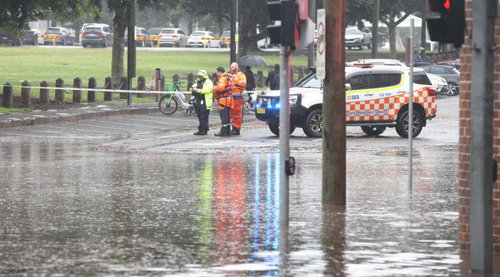 悉尼百年一遇超强降雨！多地道路被淹，新州出现龙卷风（视频/组图） - 2