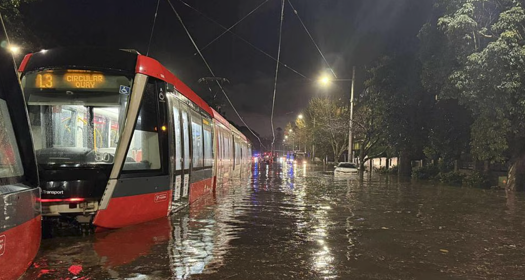 悉尼百年一遇超强降雨！多地道路被淹，新州出现龙卷风（视频/组图） - 3