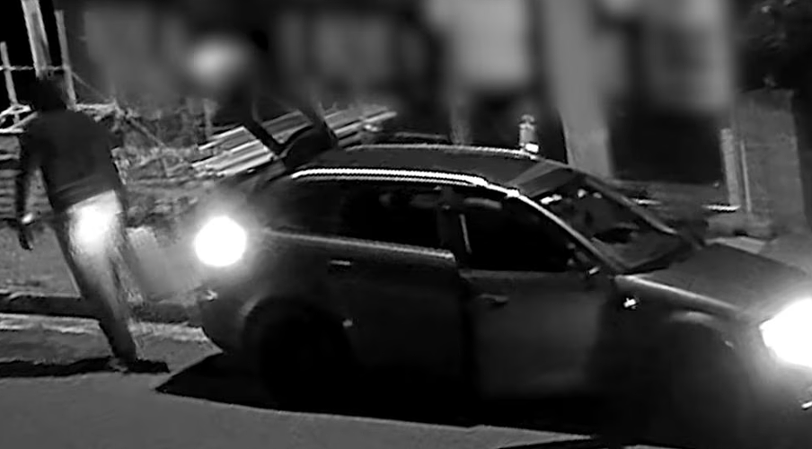 悉尼住宅遭蒙面人纵火喷涂反犹涂鸦,警方公布监控画面追查涉案人员(组图) - 3