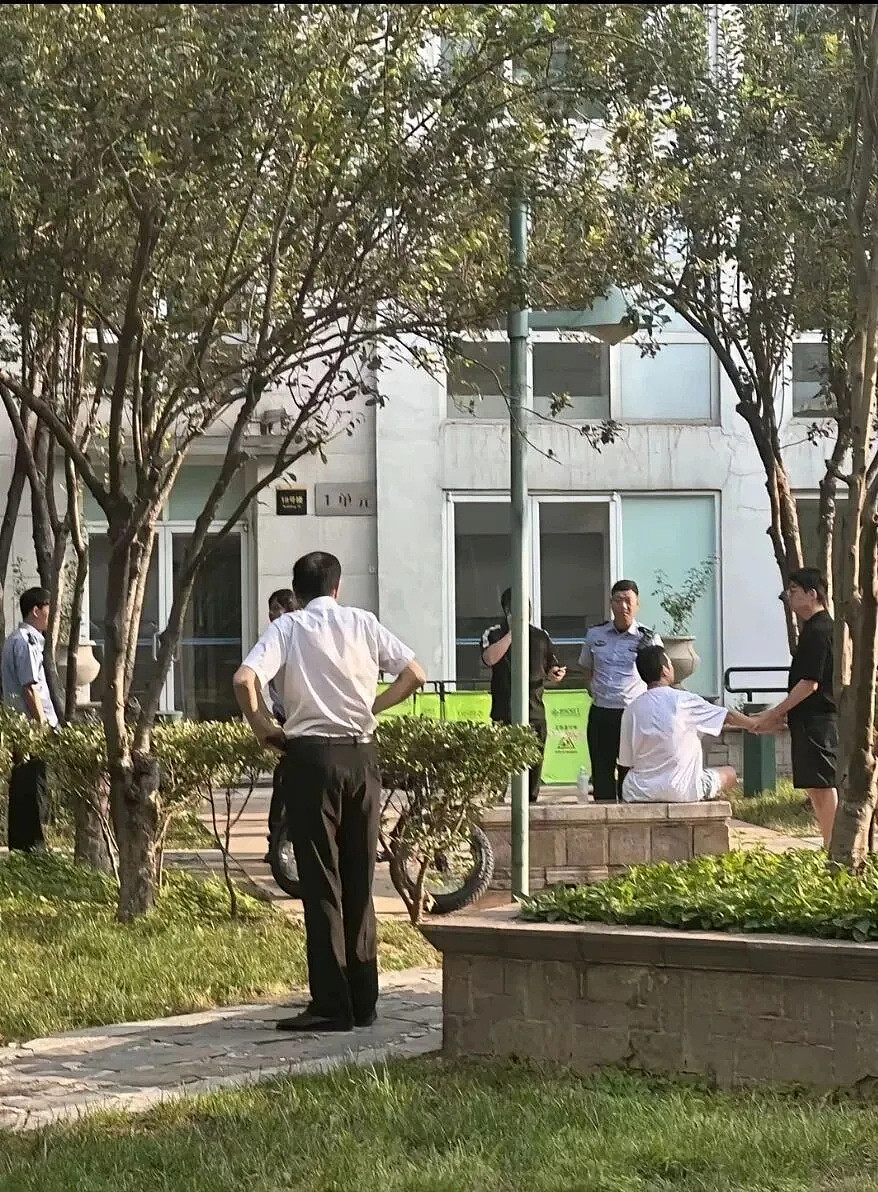 于朦胧确认坠楼身亡!工作室发文:已排除刑事嫌疑!传曾拒绝女投资人被雪藏3年(组图) - 16