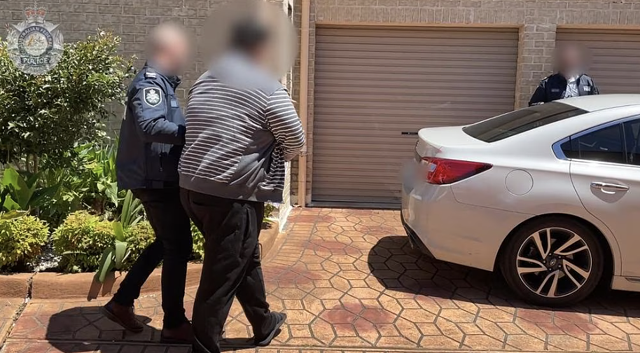 澳洲26岁男子冒充teenager诱骗11名少女，勒索拍露骨照片被判两年监禁（组图） - 2