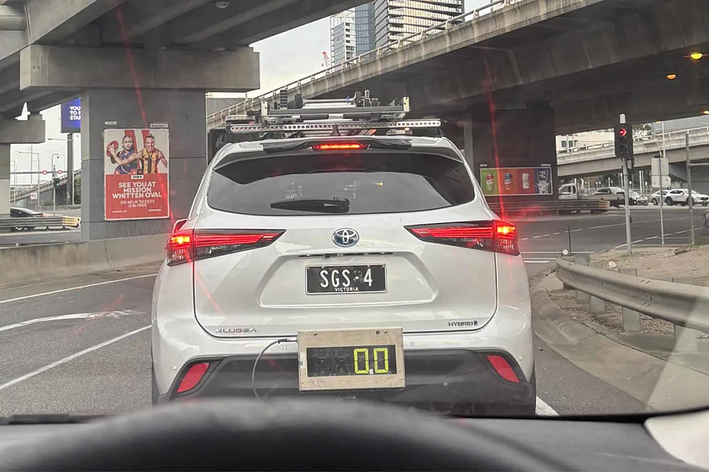 澳司机拍到前车“奇葩”装置，一脸懵：这是干啥用的？官方揭秘用途（组图） - 2
