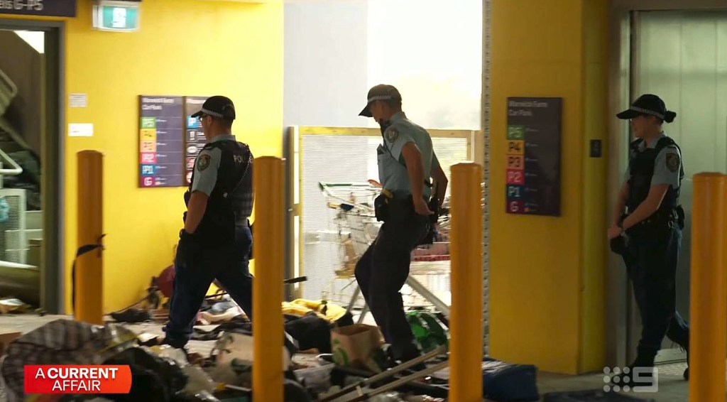 触目惊心!悉尼火车站遭无家可归者、瘾君子霸占,粪便注射器遍地(组图) - 3