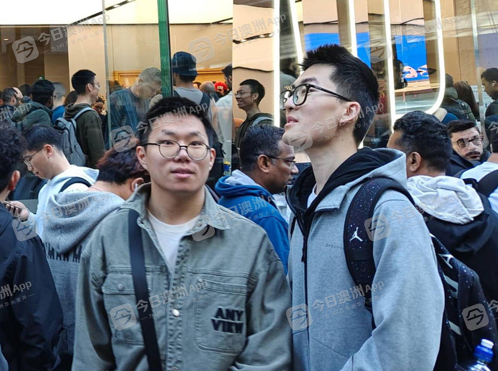 现场直击!iPhone 17在澳发售,悉尼市中心大排长龙!华人:“果粉”的节日(视频/组图) - 17