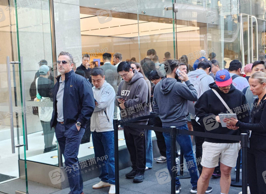 现场直击!iPhone 17在澳发售,悉尼市中心大排长龙!华人:“果粉”的节日(视频/组图) - 8