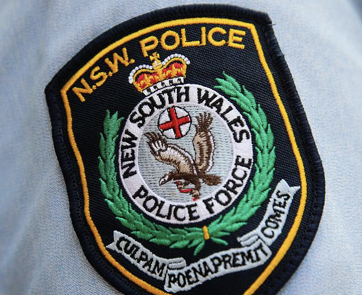 悉尼街头上演警匪追车大战!歹徒驾车连撞多辆警车,警员开枪还击(组图) - 3