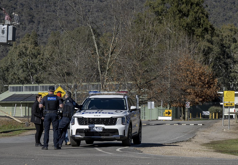 维州杀警嫌犯追捕进入第28天,Porepunkah上空禁飞区再度延长,百万悬赏已收200条线索(组图) - 3