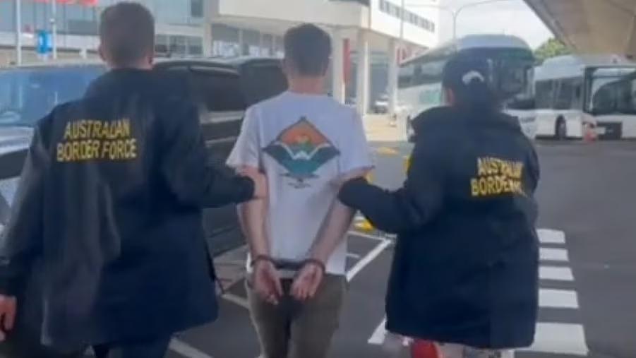 男子刚落地澳洲，当场被捕！手机中发现大量非法资料（组图） - 3
