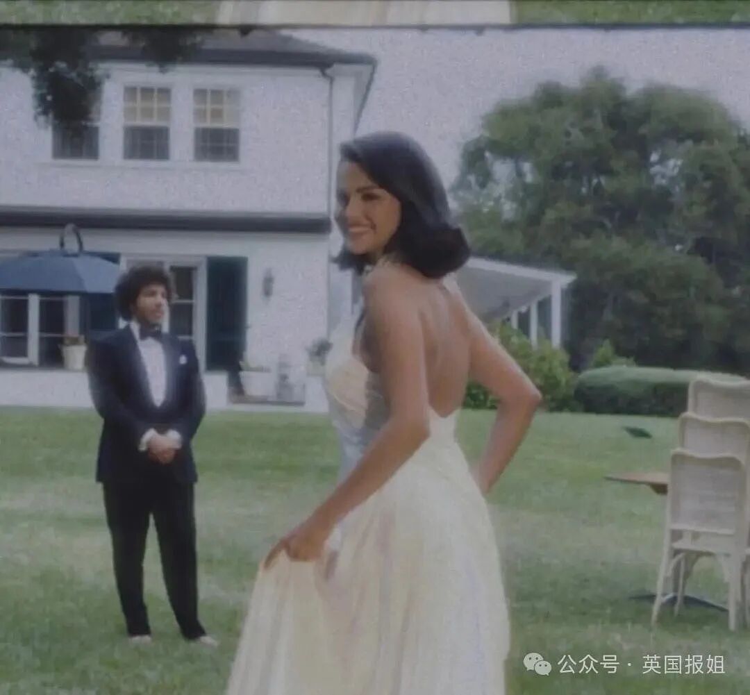 赛琳娜大婚众星云集,闺蜜霉霉全程陪伴!拉夫.劳伦婚纱惊艳全场,比伯发动态配“我愿意”(视频/组图) - 4