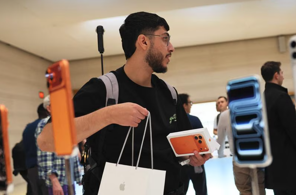 澳人如何用0首付拿下iPhone 17(组图) - 2