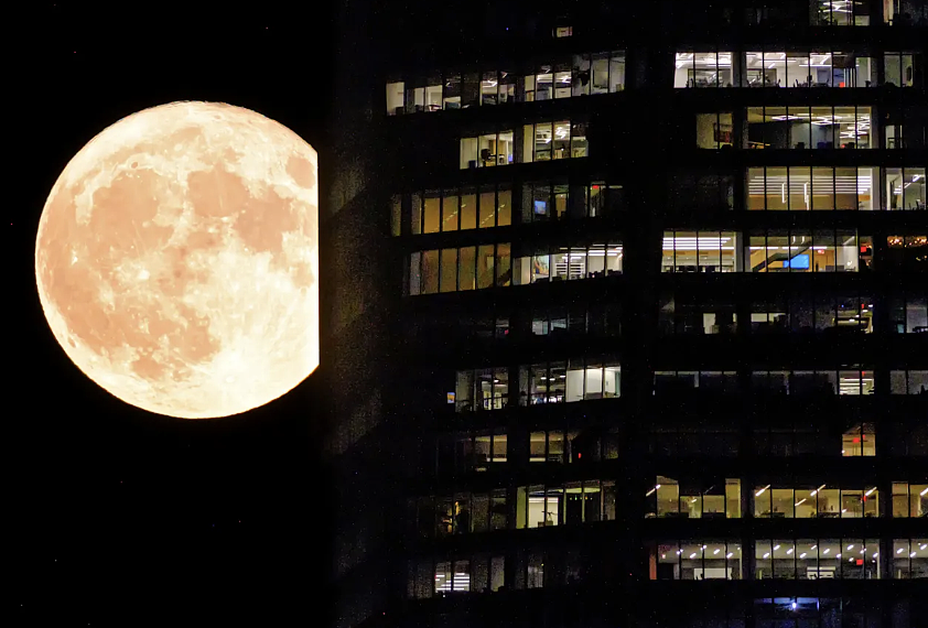 “超级灯泡”已上线！丰收月今夜点亮澳洲，亮度堪比路灯（组图） - 5