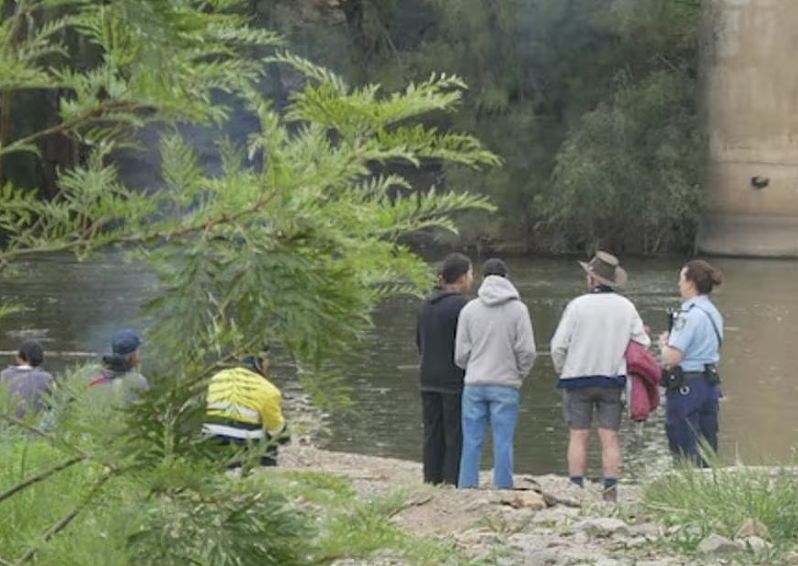 新州15岁少年河中游泳失踪，次日遗体被打捞上岸（组图） - 2