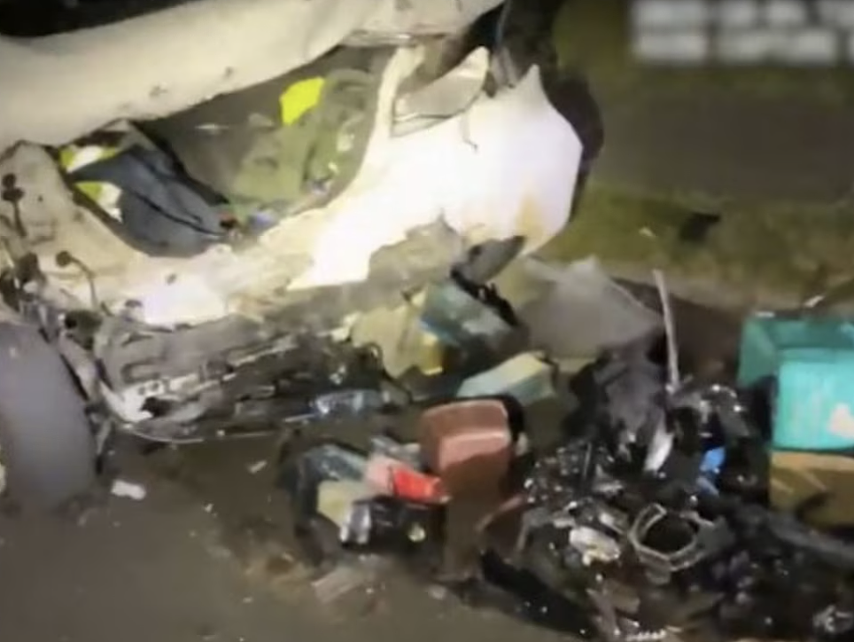 昆州一夜两起teenager盗车狂飙！一辆与警车相撞，一辆高速路上翻滚，九名teenager被捕（组图） - 2
