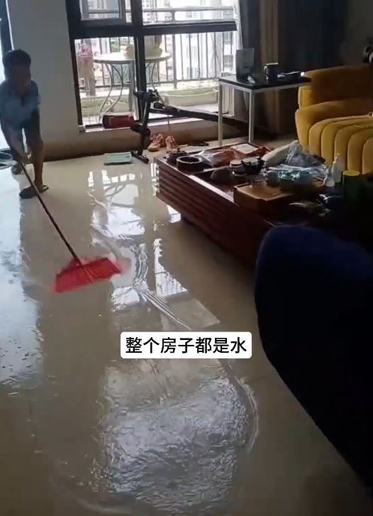 拼多多1090购高仿智能马桶，无人自爆火烧！屋子水浸入电梯画面曝（组图） - 3