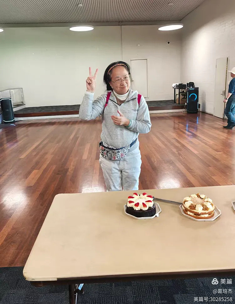 孤芳众赏贺寿星（组图） - 1