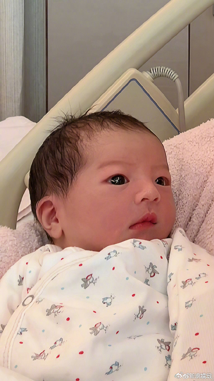 郭富城官宣生女!亲自驾车接宝宝回家,还晒宝宝正脸照,自称“女神之家”(组图) - 3