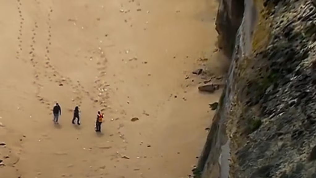惊险！澳地标景点附近发生坠崖，1男子紧急送医（组图） - 3