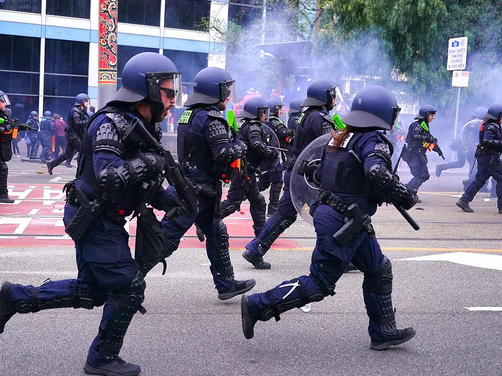 幸福感跌破警戒线！墨尔本CBD安全值暴跌，近六成居民晚上出门感到不安全（组图） - 7