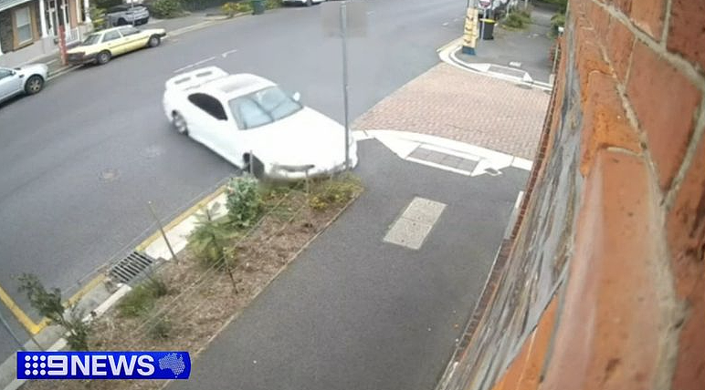 阿德莱德车祸引发限速争议:司机父亲称“路滑风大”,居民怒批街道成“赛车场”(组图) - 3