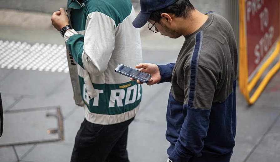 事关生命安全！Vodafone发布iPhone用户紧急呼叫须知：Wi-Fi拨打000存风险，多款旧机型面临功能淘汰（组图） - 3