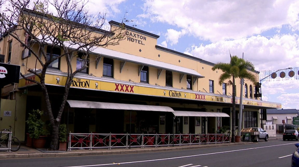 150年体育传奇翻开新篇章!布里斯班Caxton Hotel三十年来首次易主,NRL巨头成新守护者(组图) - 2