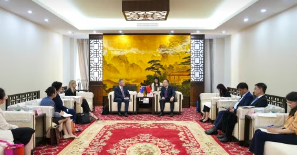 澳中高校合作项目惹争议,黄英贤下令紧急审查(组图) - 2