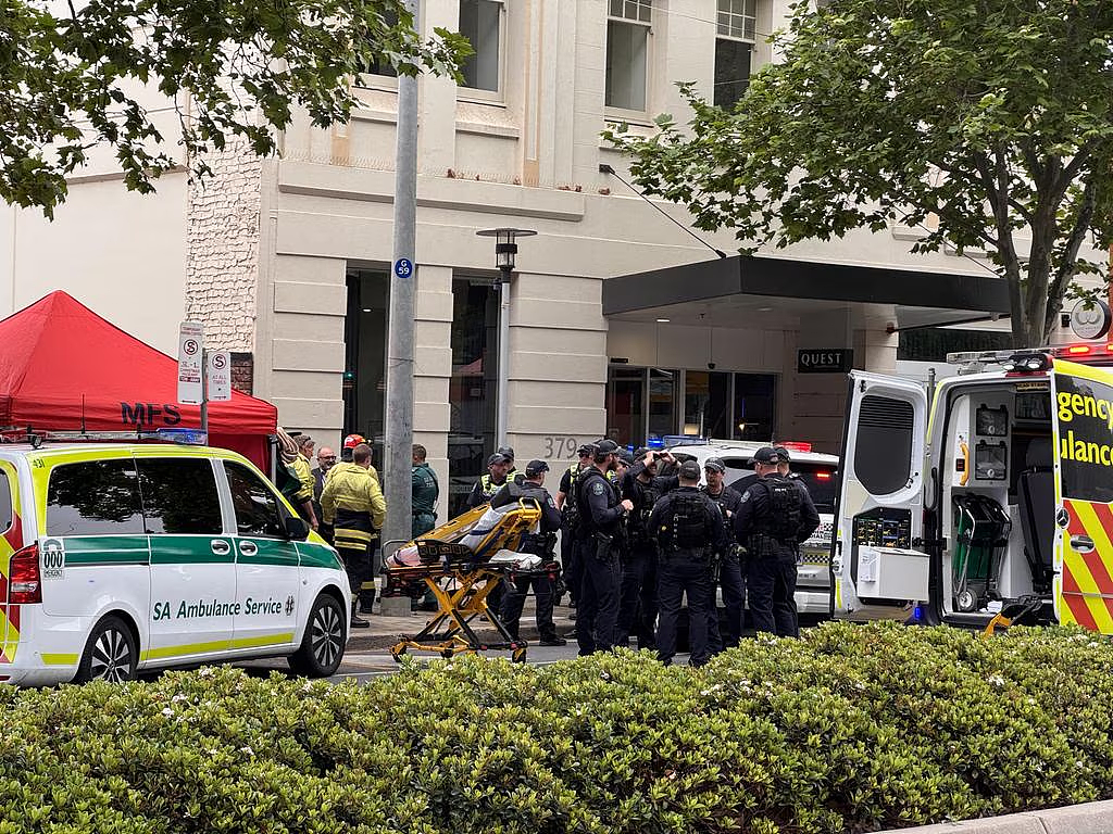 澳CBD发生坠落事故！1人不幸身亡，周边道路封锁（组图） - 2