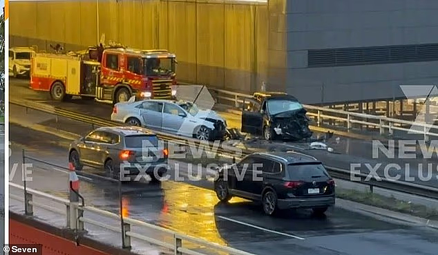 澳街头今晨上演警匪追逐,皇冠赌场附近酿严重车祸!周边道路封锁,引发大堵车(视频/组图) - 3