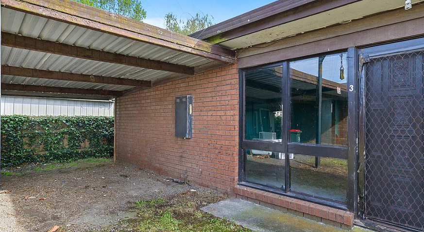 澳两居室破屋$16.5万挂牌！地砖开裂墙壁受损，却吸引大量买家青睐（组图） - 3